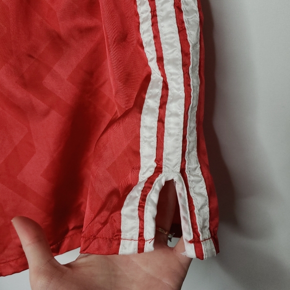 VTG 90s Adidas RED Original running shorts Sz M - Picture 5 of 8